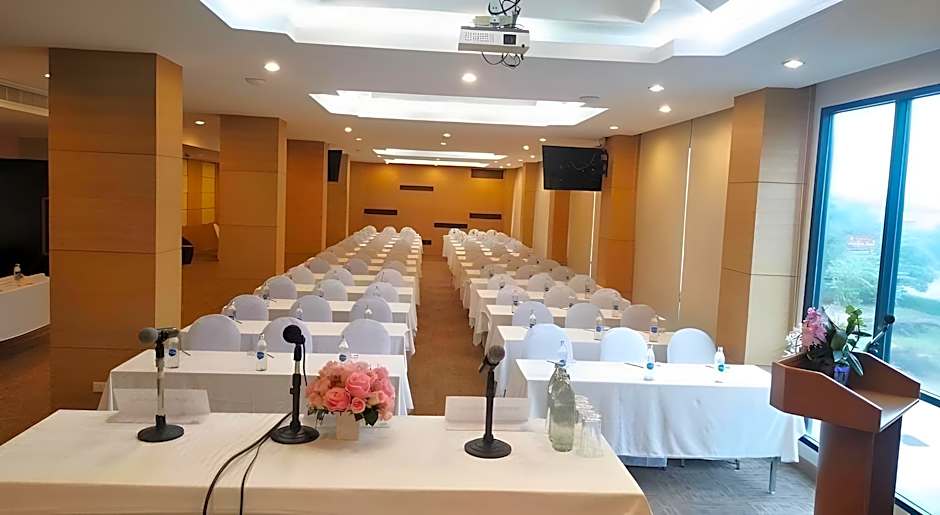 S Tara Grand Hotel