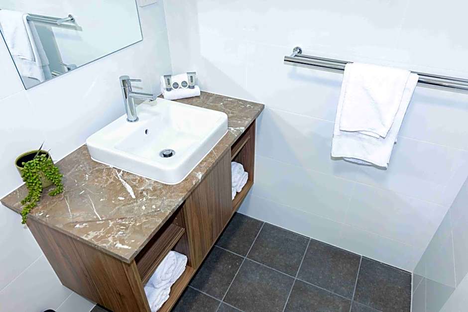 The Metropolitan Hotel