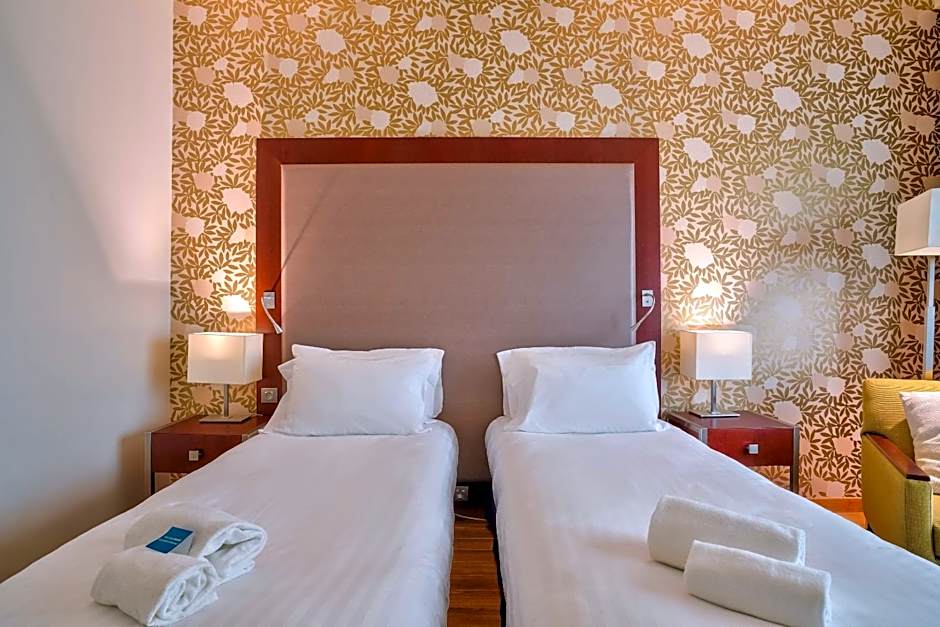 Clarion Paris CDG Airport