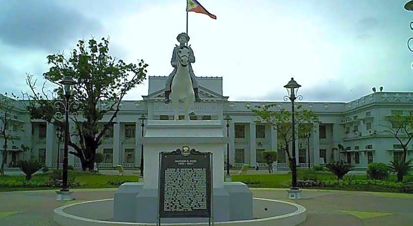 RedDoorz @ KBL Transient Inn San Fernando