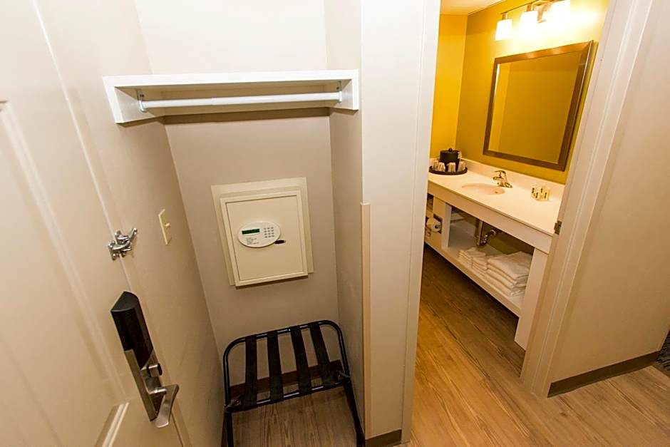 Cedar Point's Express Hotel