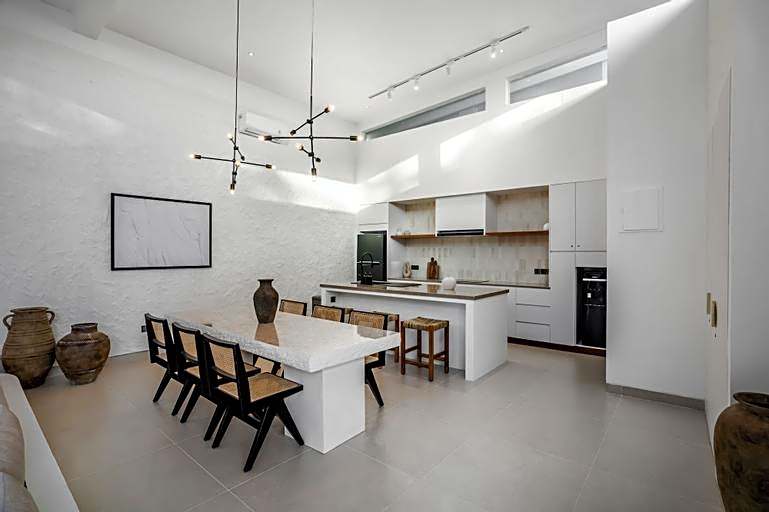 Apricot House by Alfred in Bali