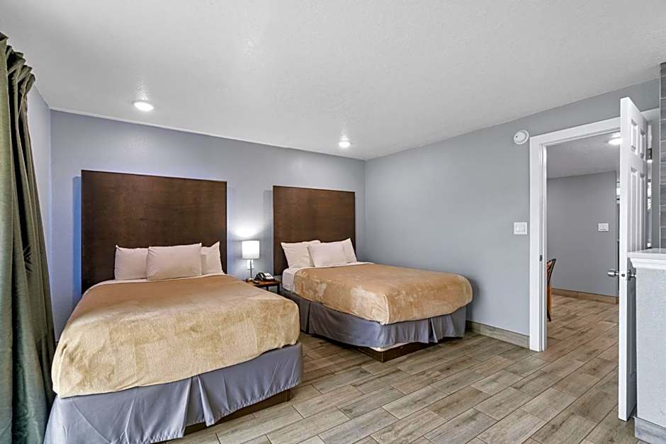 Celebration Suites At Old Town