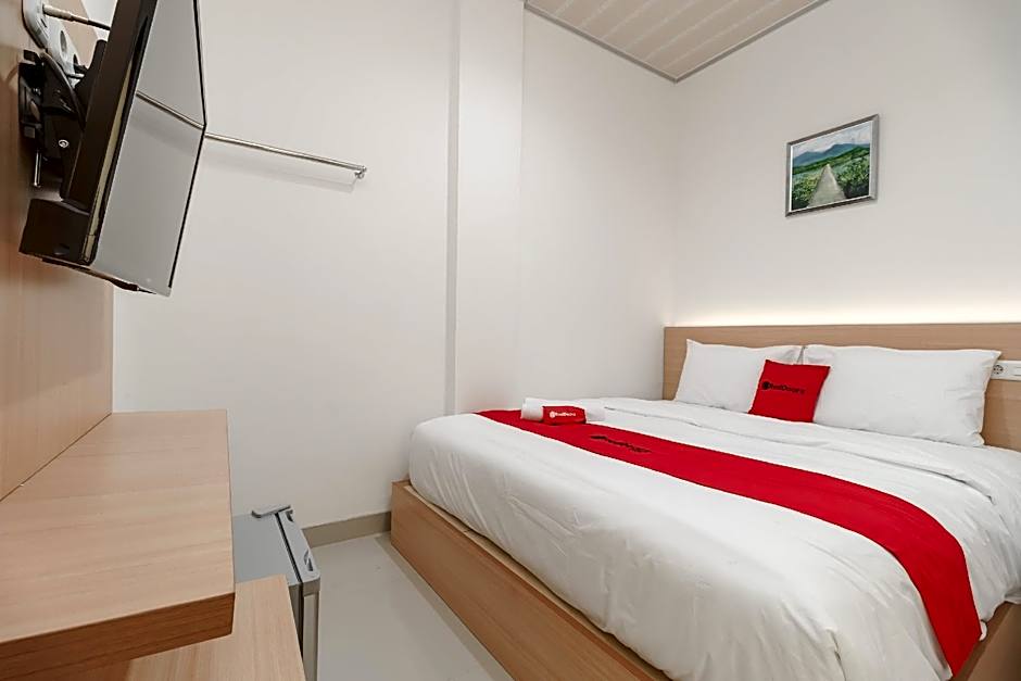 RedDoorz near Puskesmas Sei Jang Tanjung Pinang