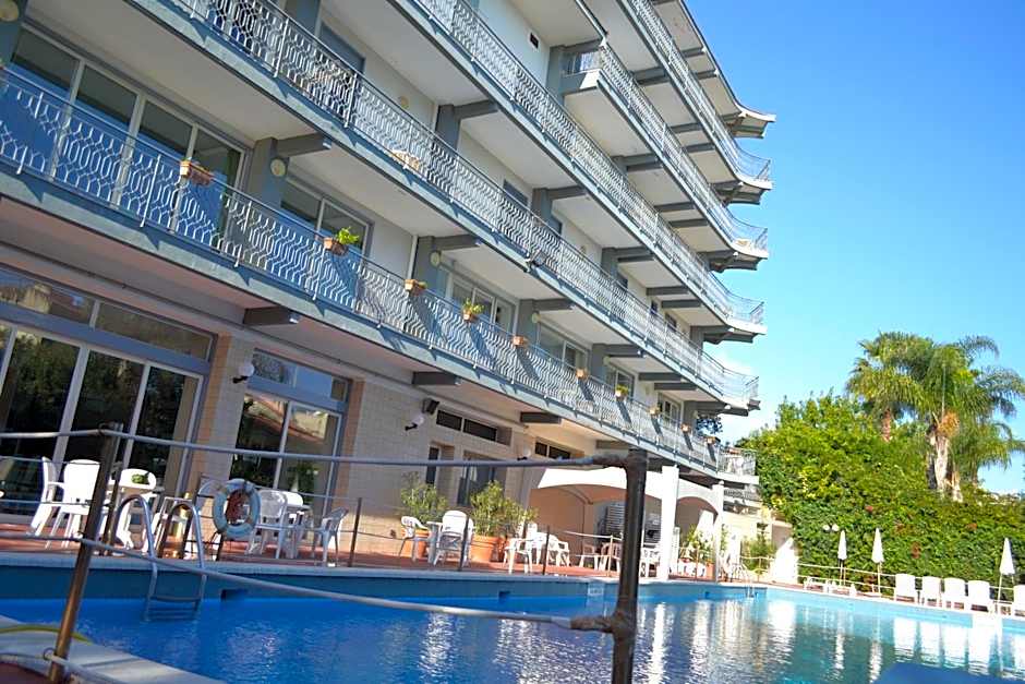 Wave Hotel