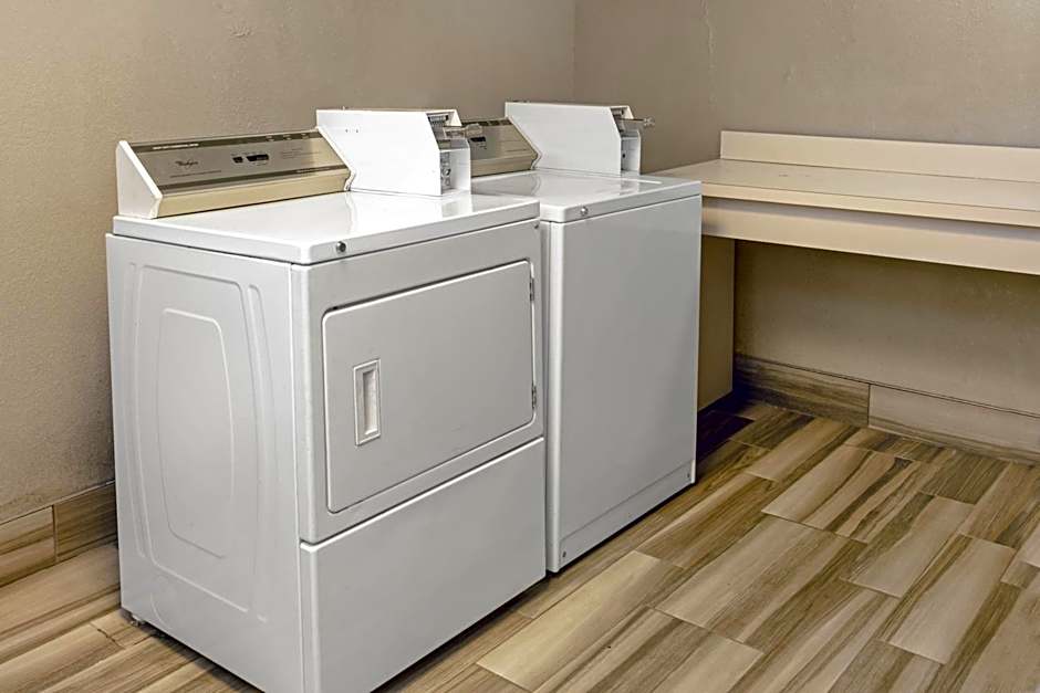 La Quinta Inn & Suites by Wyndham Birmingham Hoover