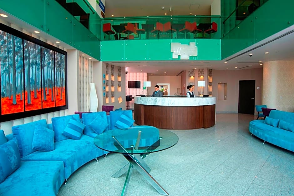Holiday Inn Express & Suites Queretaro By IHG