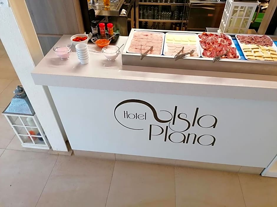 HOTEL ISLA PLANA