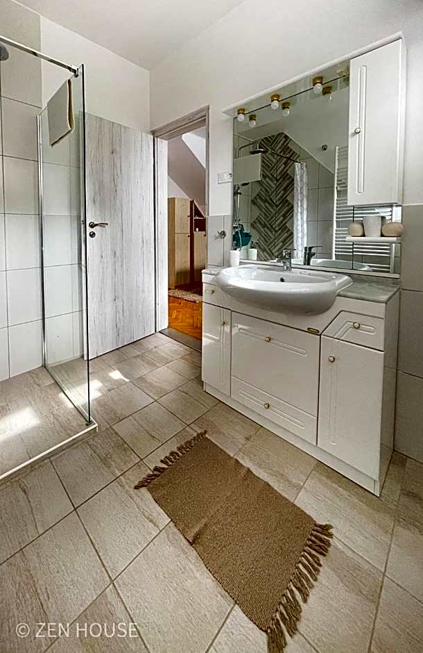 Zen House ADULT ONLY 16plus