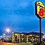 Super 8 by Wyndham Shawnee