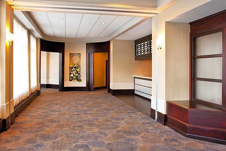 Sheraton Portsmouth Harborside Hotel