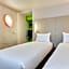 Greet Hotel Versailles - Voisins Le Bretonneux