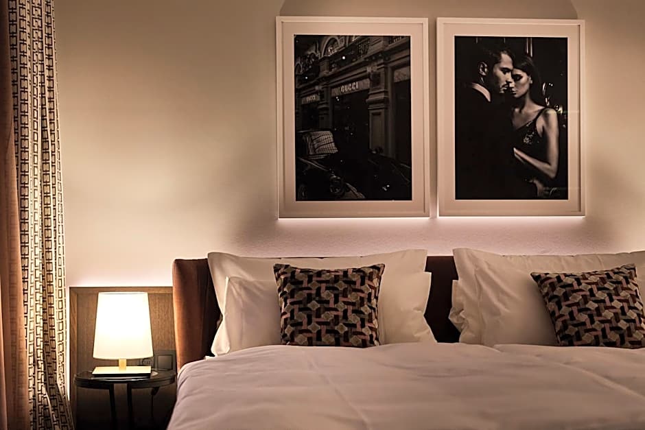 Clounys Hotel