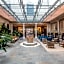 Hotel Monaco & Grand Canal