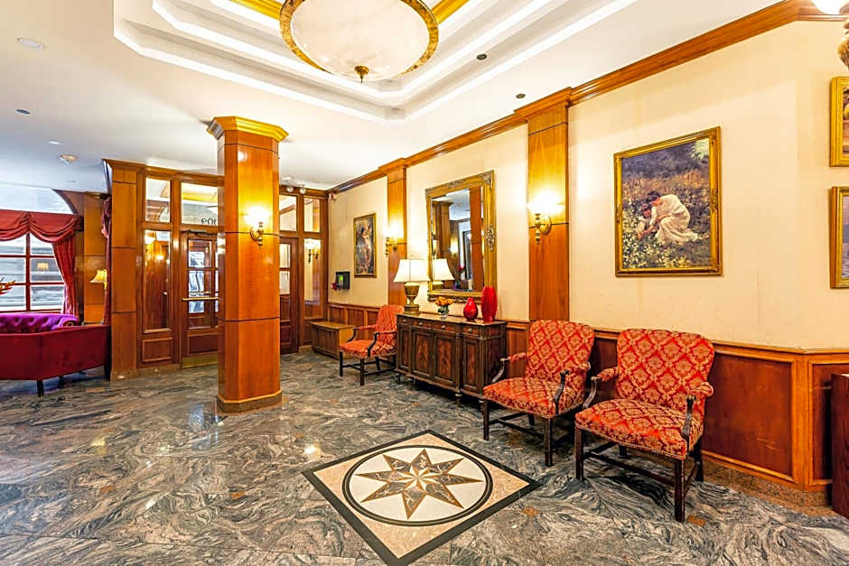 Hotel St. James