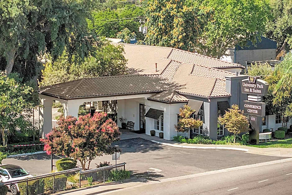 University Park Inn & Suites, an Ascend Collection Hotel