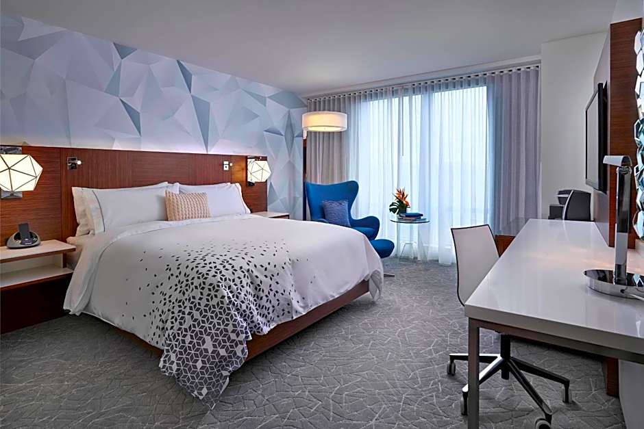 Renaissance by Marriott Edmonton Airport Hotel