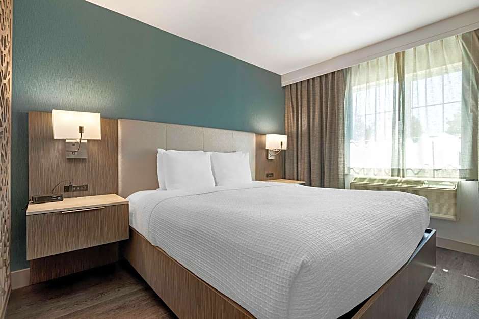 Best Western Plus Temecula Wine Country Hotel & Suites