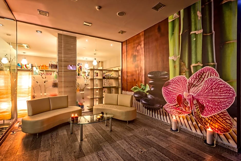 Lagomandra Hotel and Spa