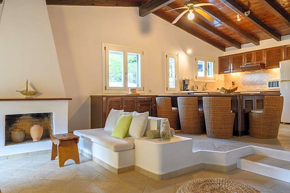 Skiathos Luxury Villa 2 Bedroom Villa Dyo Vromolimnos