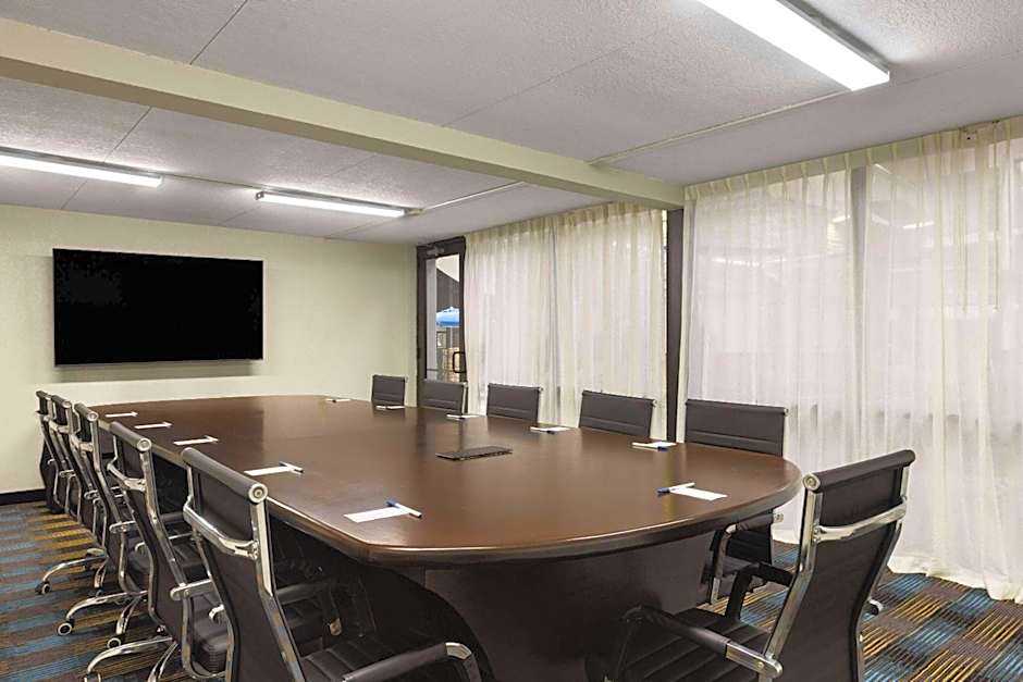 Wingate by Wyndham Kansas City