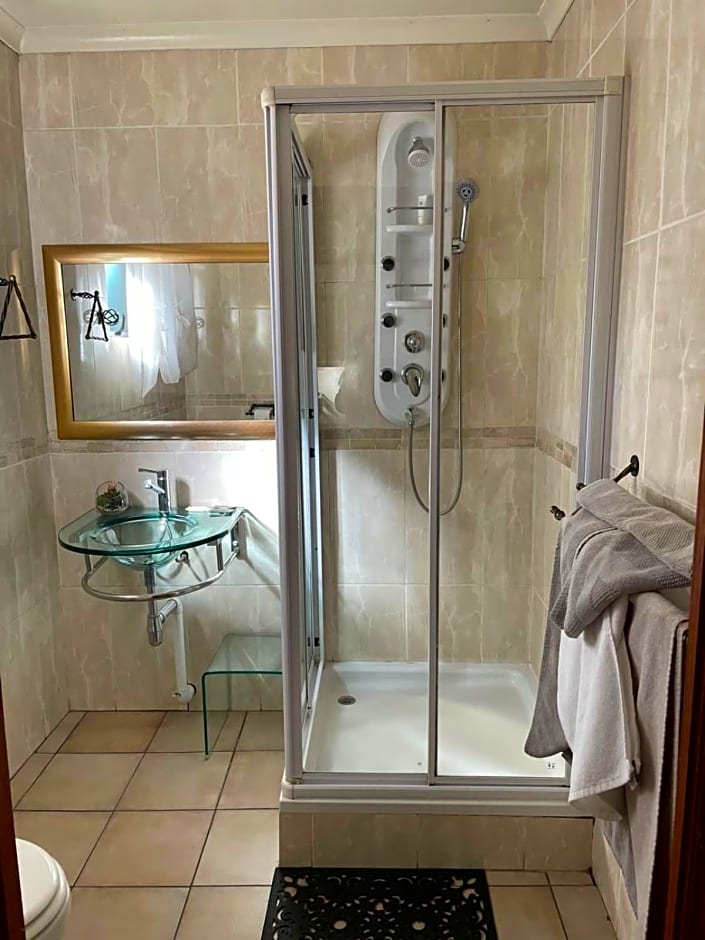 Tamarisk Guest Lodge