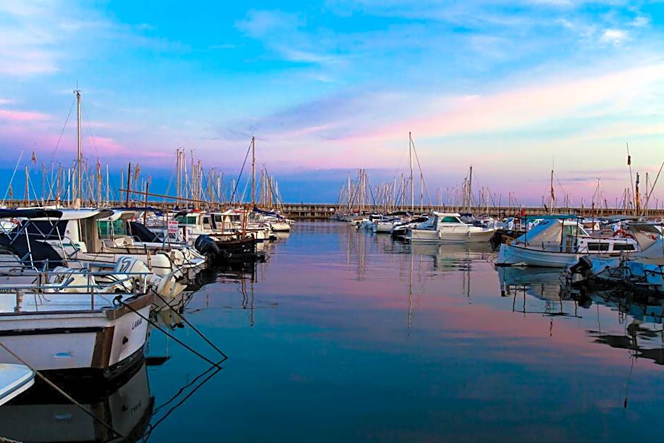 Atenea Port Barcelona Mataro
