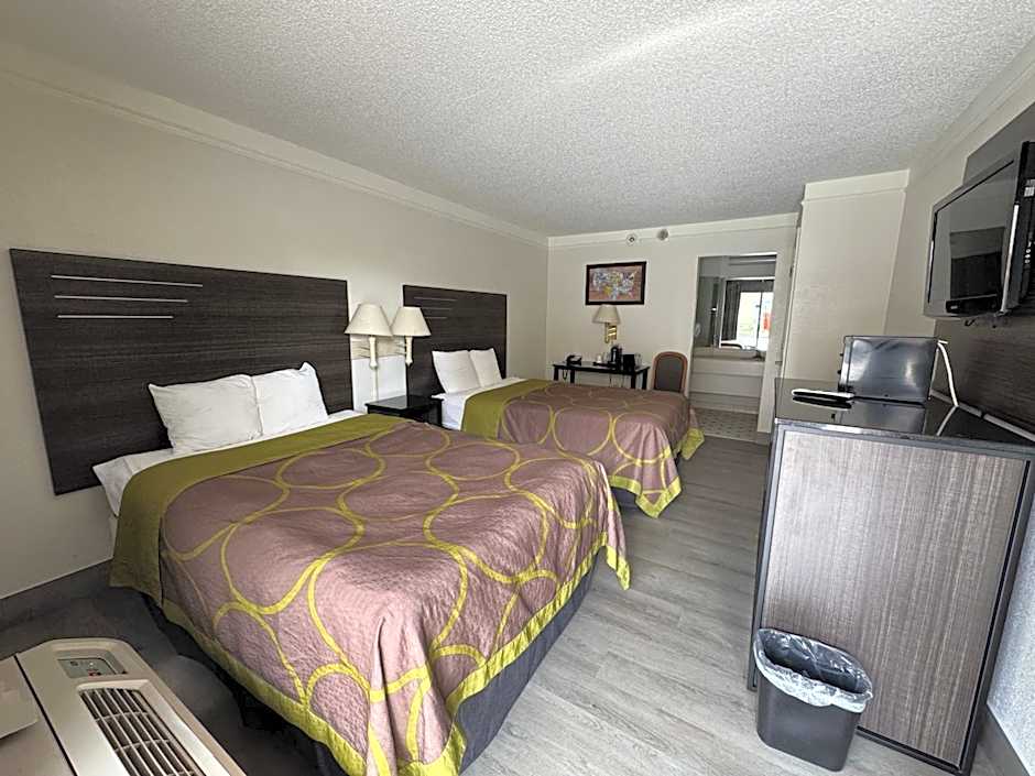 Super 8 by Wyndham Savannah