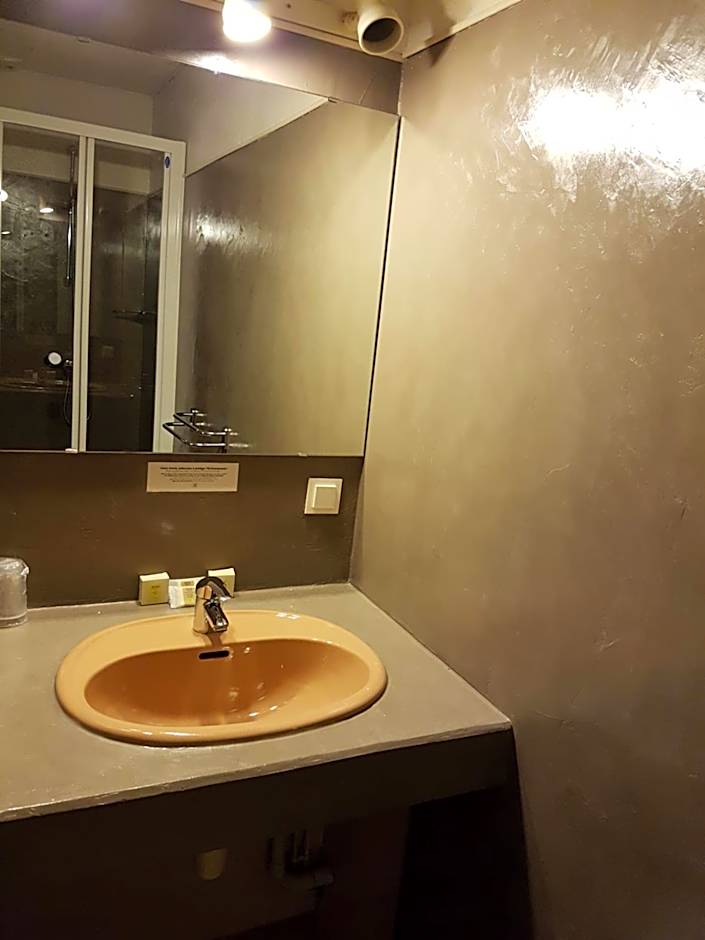 Logis Hôtel Deshors-Foujanet