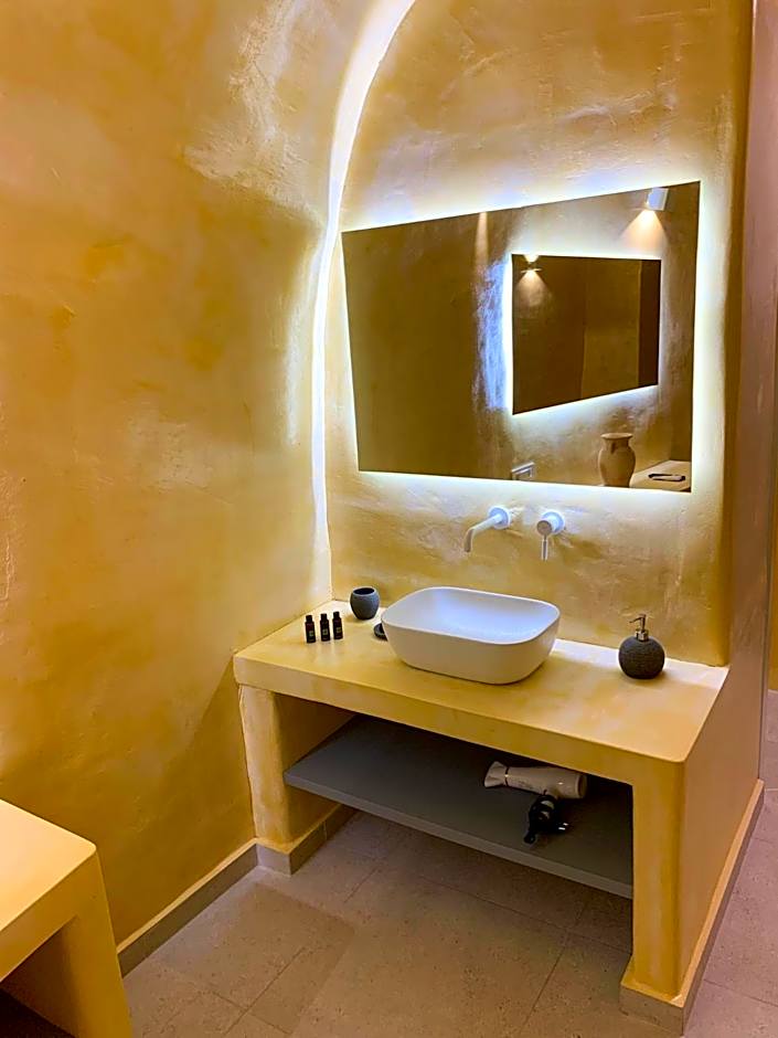 M Residence Santorini Conelia Cave