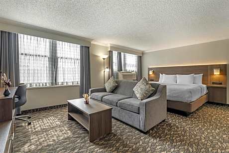 Best Western Plus Carlton Plaza Hotel