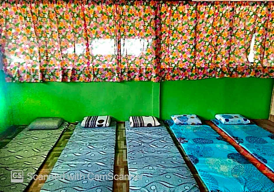 Roca's Homestay Backpackers Chalet