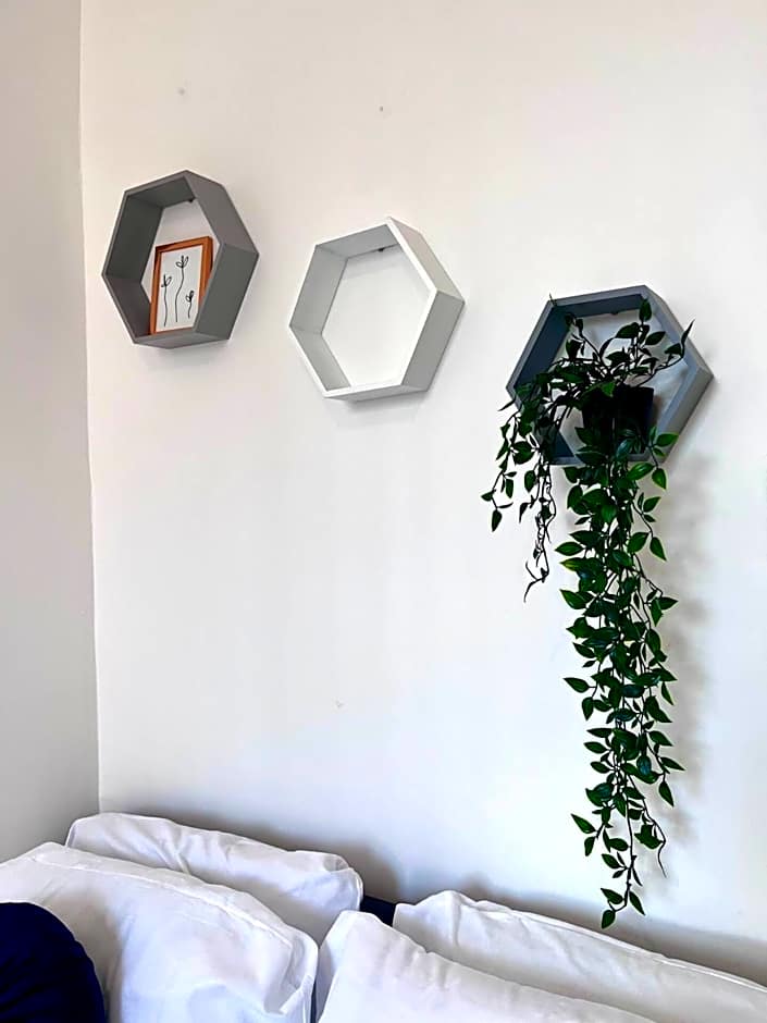 Centrally Located Apartment-free Parking