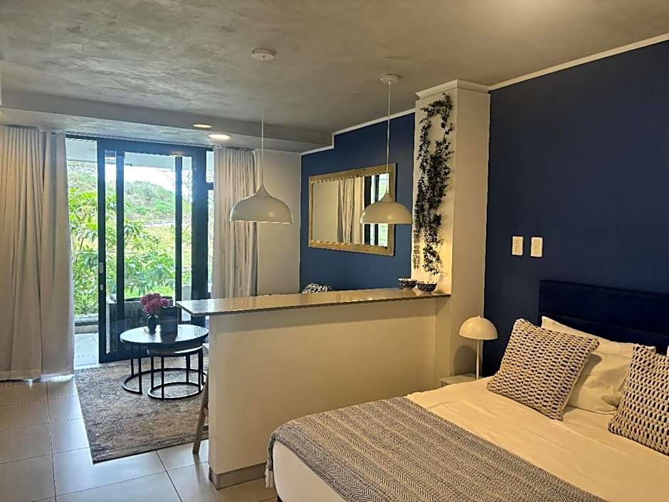 Hugos Seaside Haven E210