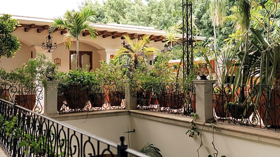 Los Pilares Hotel