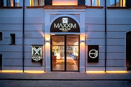 Maxxim Hotel & Loft