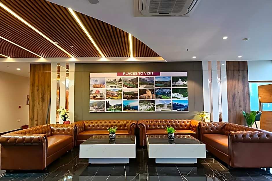 SPT Clarks Inn Suites, Mandi