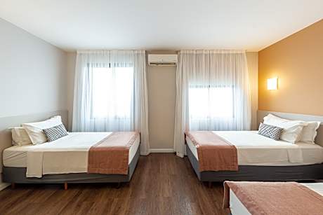 Family Room 3 single beds