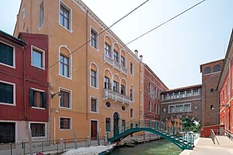 Hotel Dolfin