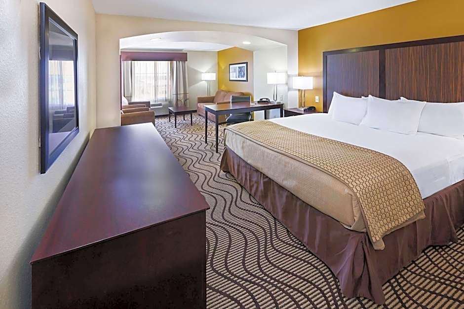 La Quinta Inn & Suites by Wyndham Floresville