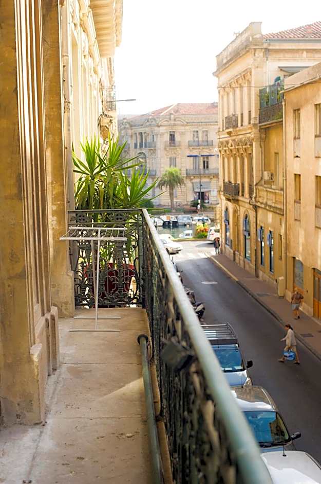 Georges Hostel & Café