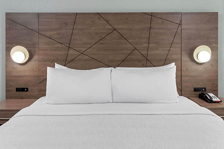 Wingate by Wyndham Sheboygan