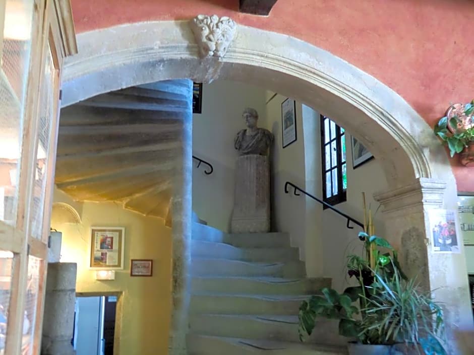 Hostellerie Le Beffroi