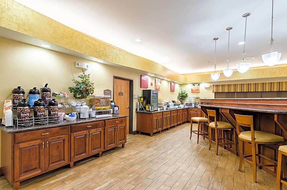 Comfort Suites Salina South