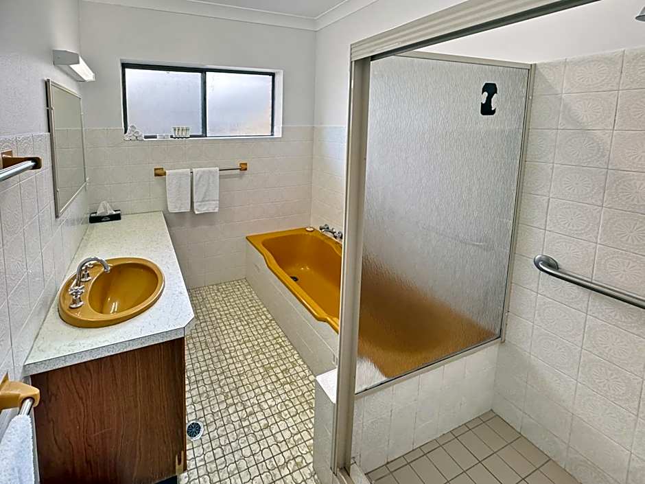 Golden Sands Motor Inn