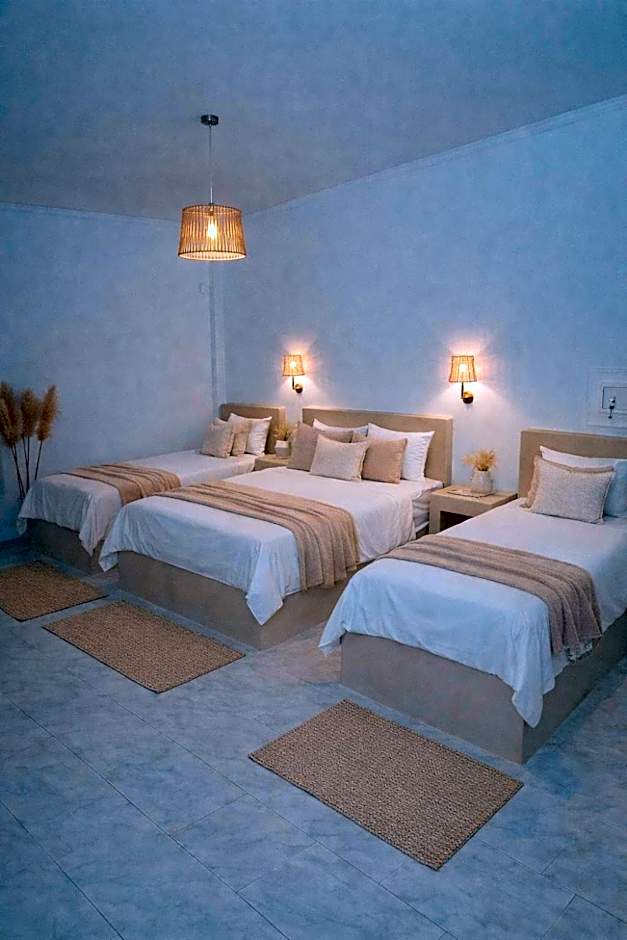 Noème Santorini