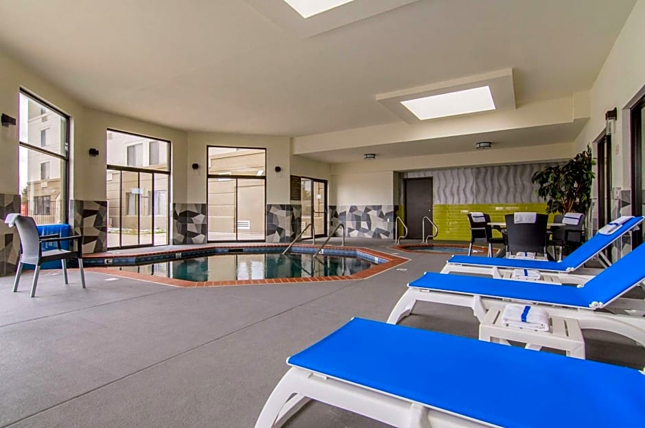 Comfort Inn & Suites