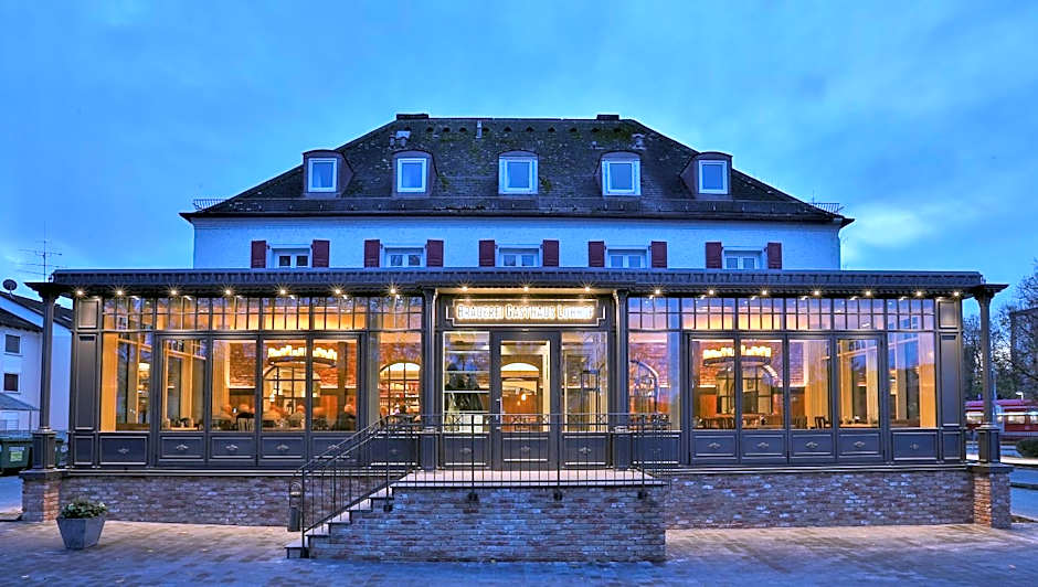 Brauerei Gasthaus Lohhof im Münchner Norden, direkt an der S1, nähe vom Flughafen, Zentrum, A92, Allianz Arena, Ruderregatta und Schießanlage G- Hochbrück entfernt, Internationale Küche