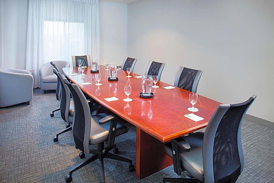 Courtyard by Marriott Roanoke Airport