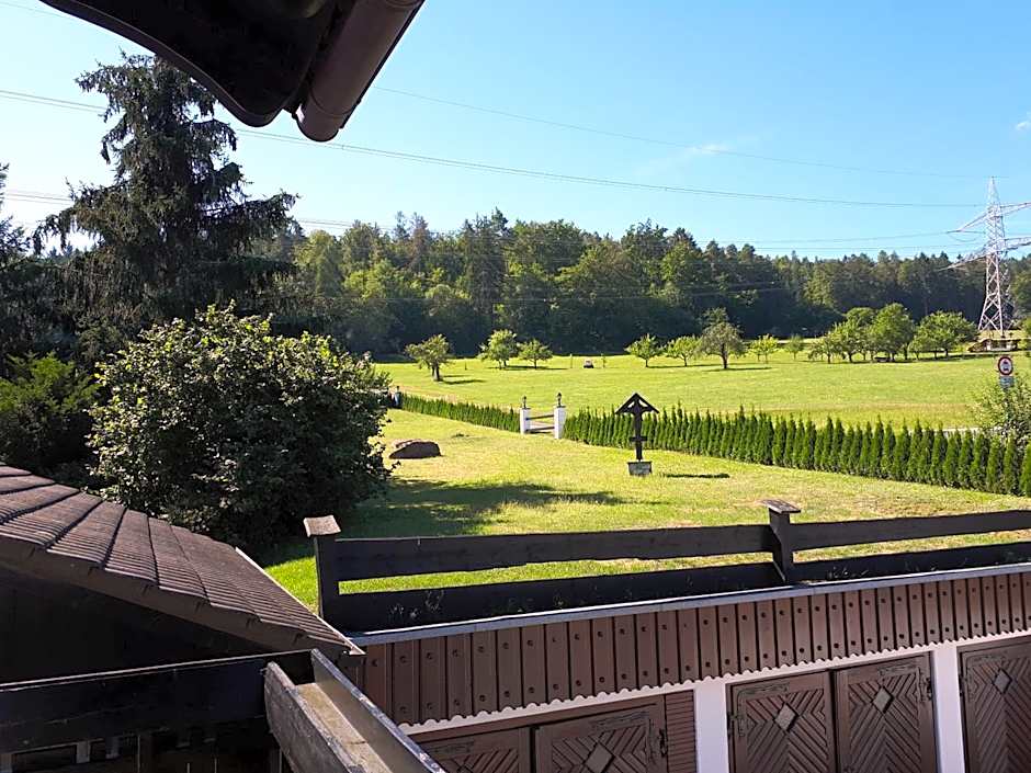 Hotel - Gasthof Spessarttor & Hotel Bergwiesen -hier auf Wunsch Zimmer mit Balkon